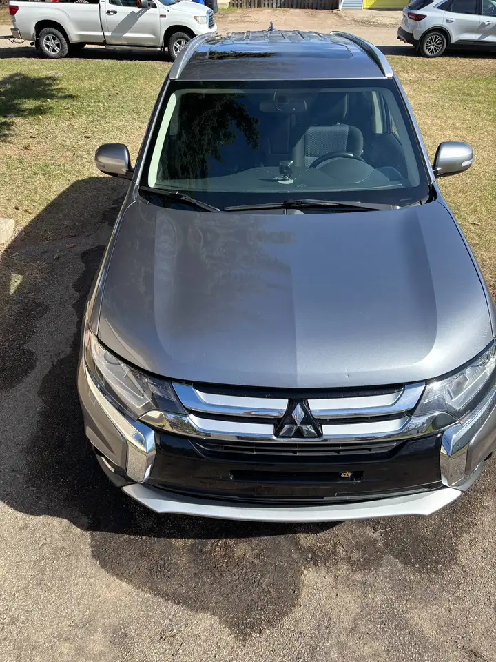 Mitsubishi Outlander снимка Mitsubishi Outlander