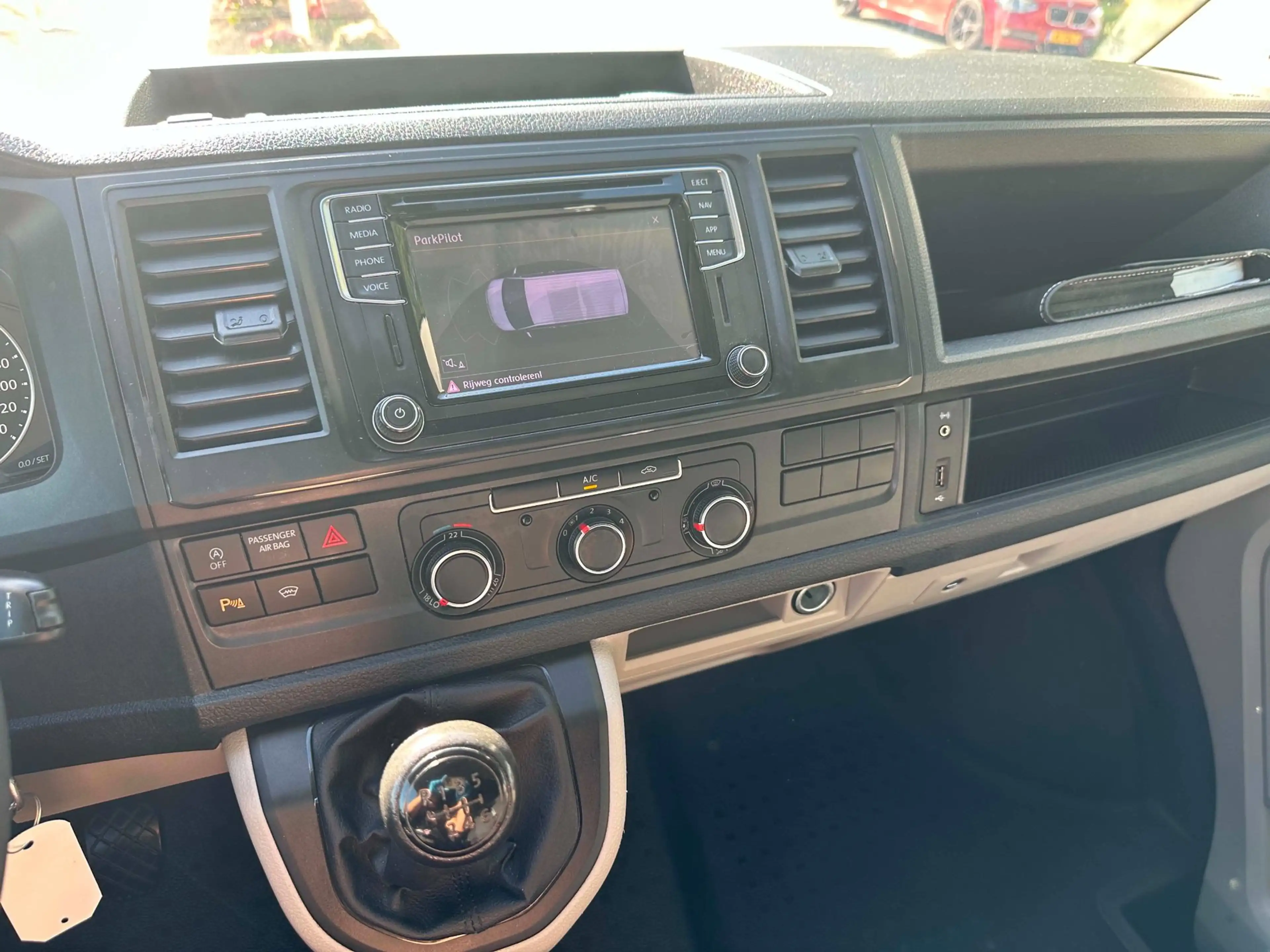 Volkswagen Transporter 2.0 TDI L1H1 3 Pers. Euro 6 Airco/Cruise/Nav — photo 9