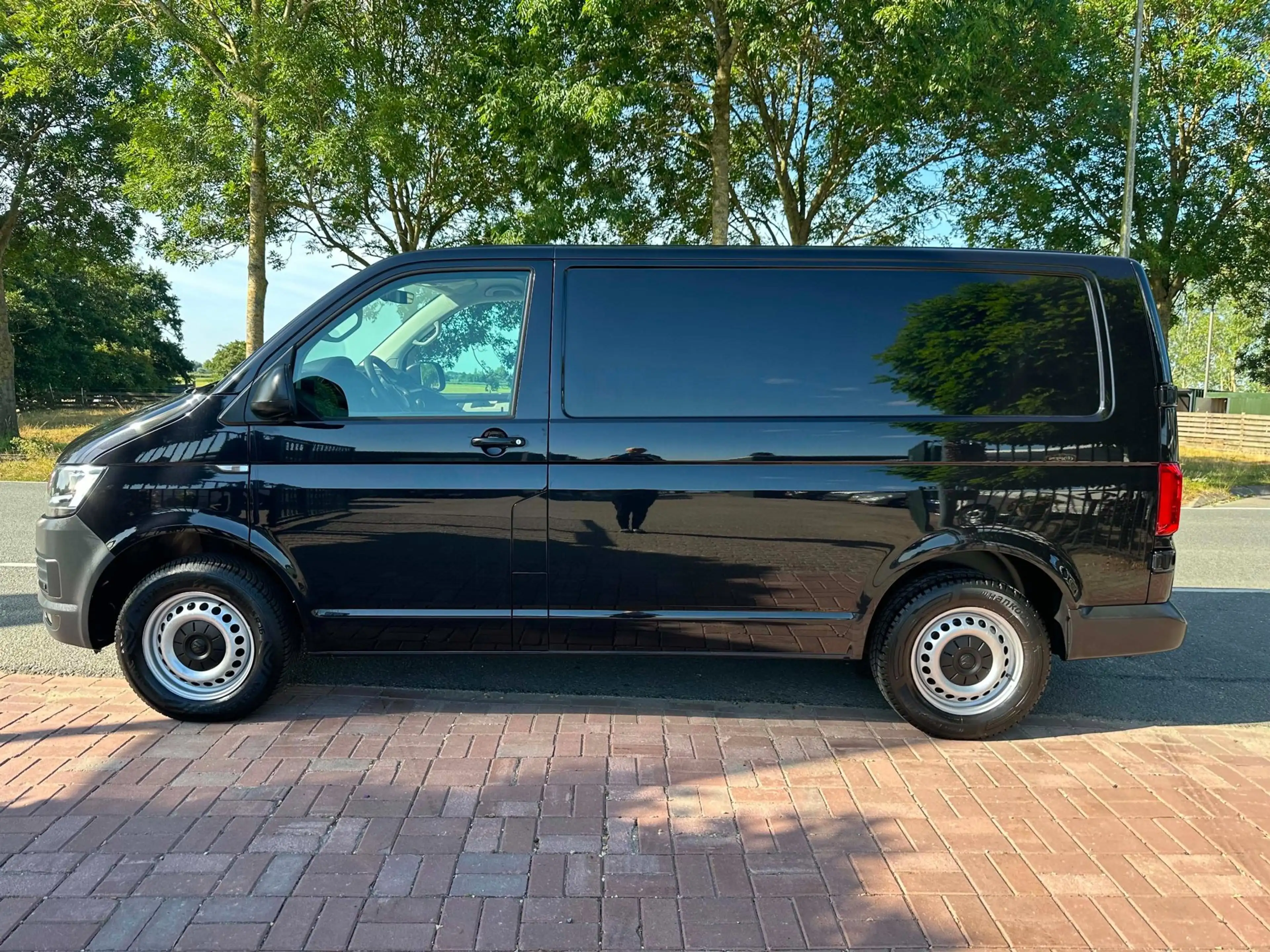 Volkswagen Transporter 2.0 TDI L1H1 3 Pers. Euro 6 Airco/Cruise/Nav — photo 4