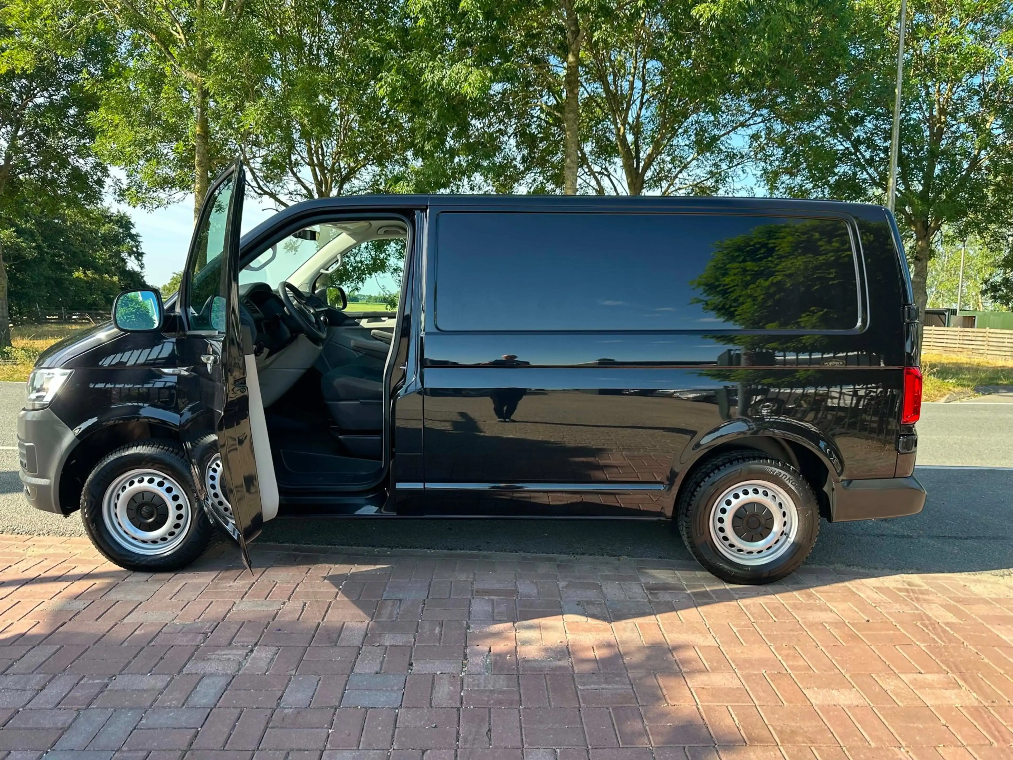 Volkswagen Transporter 2.0 TDI L1H1 3 Pers. Euro 6 Airco/Cruise/Nav — photo 13