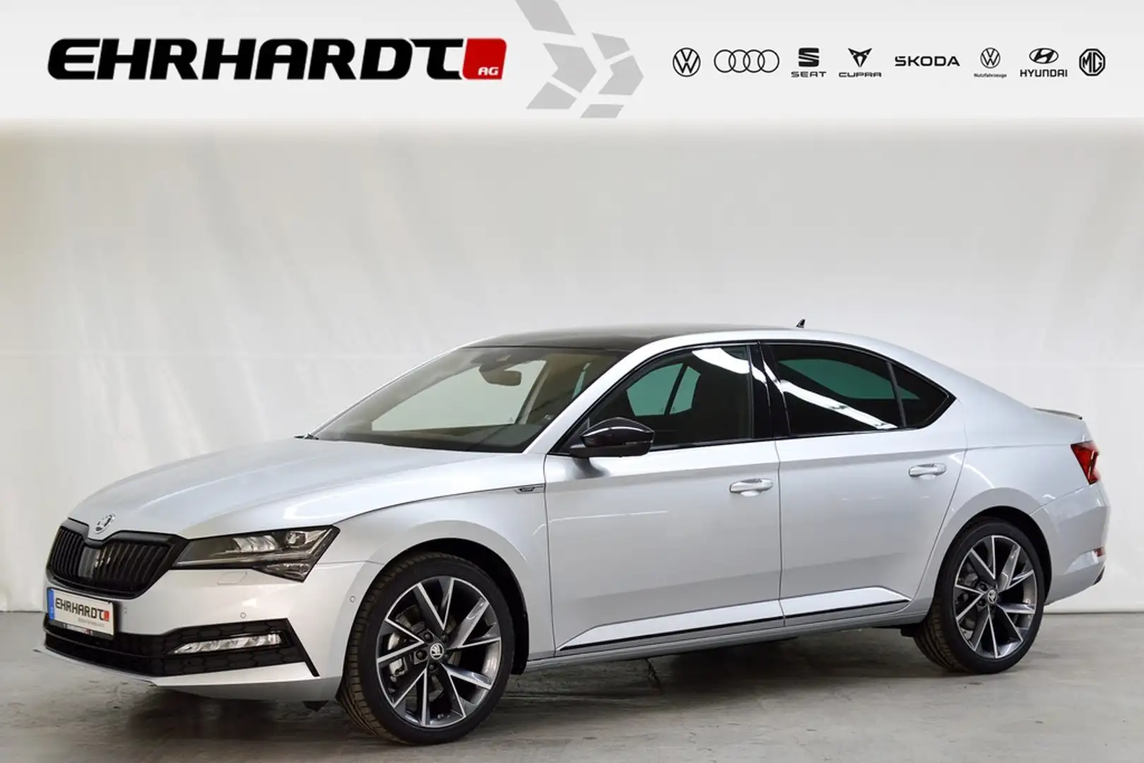 Skoda Superb 2.0 TDI DSG 4x4 Sportline STDHZ*PANO*DCC*BEH.FR... Silber - 1