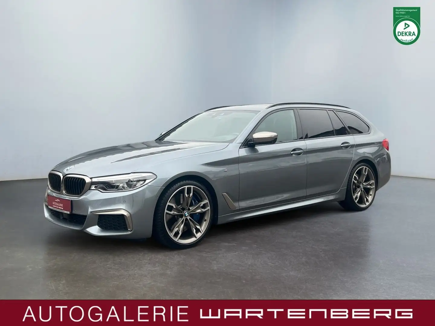BMW 550 d Touring xDrive/PANO/STANDH/H&K/AHK/360°/ Blau - 1