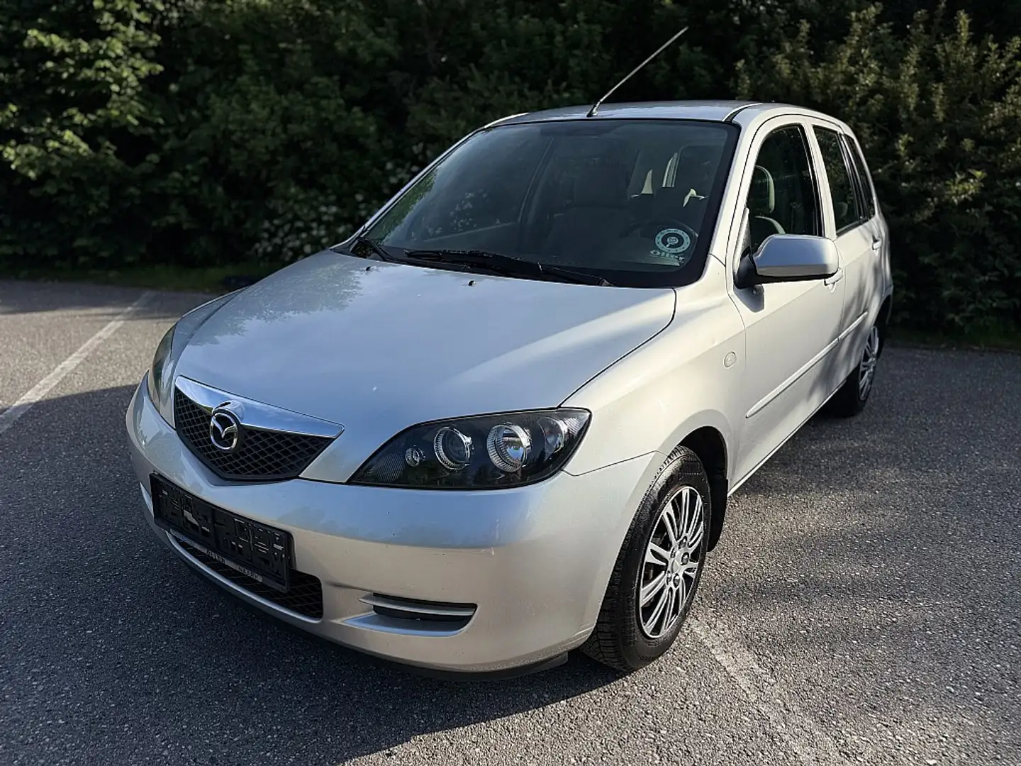Mazda 2 Mazda2 1,25i *Erstbesitz*Pickerl 04/2026+4*Gepf... Silber - 1