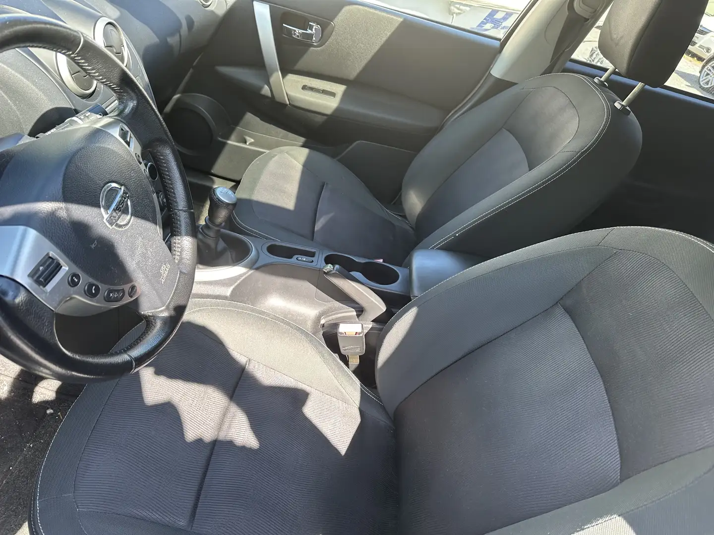 Nissan Qashqai+2 7, place, problème d’embrayage - 1