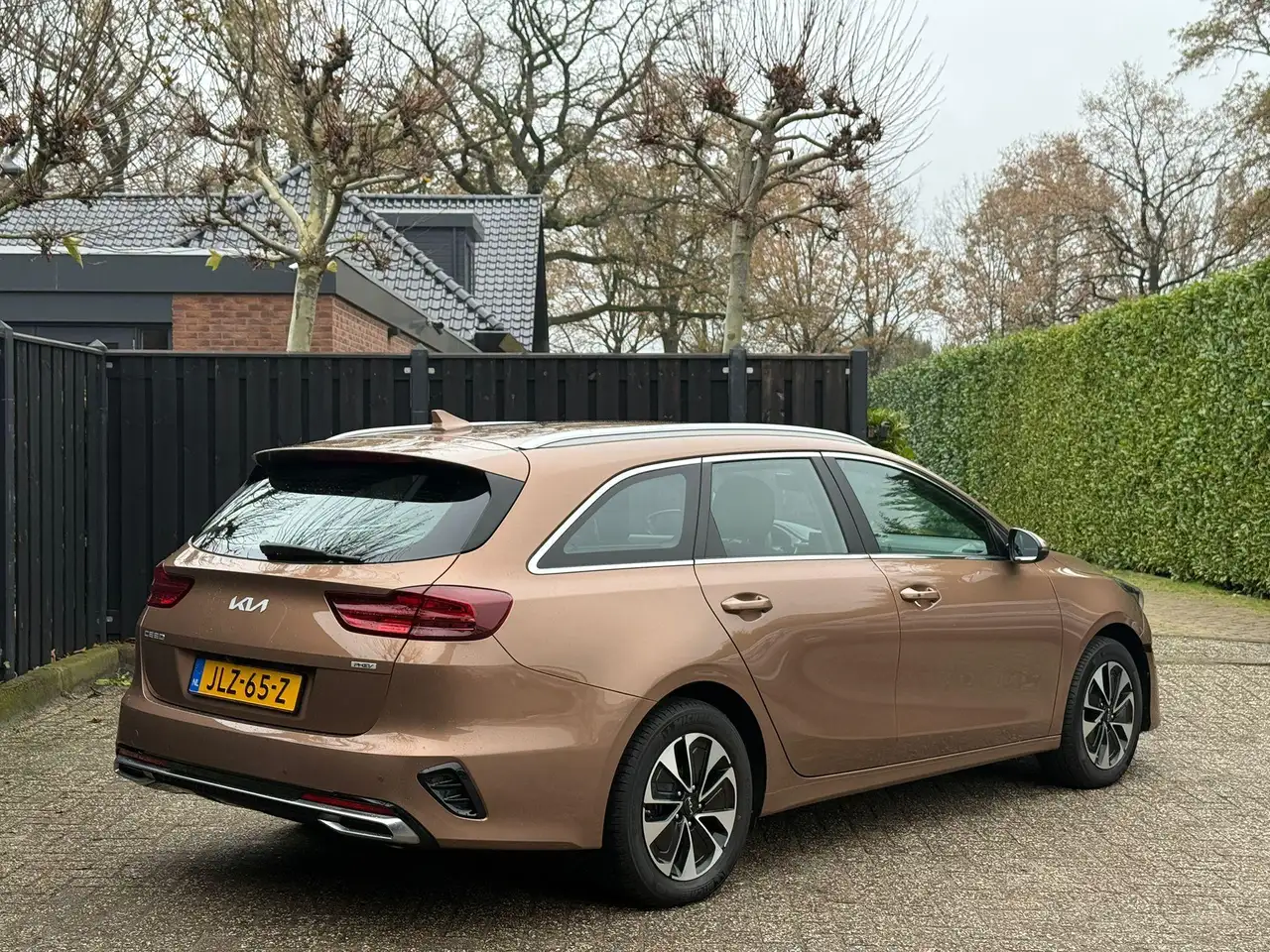 Kia Ceed SW / cee'd SW Sportswagon 1.6 GDI PHEV DynamicLine 8