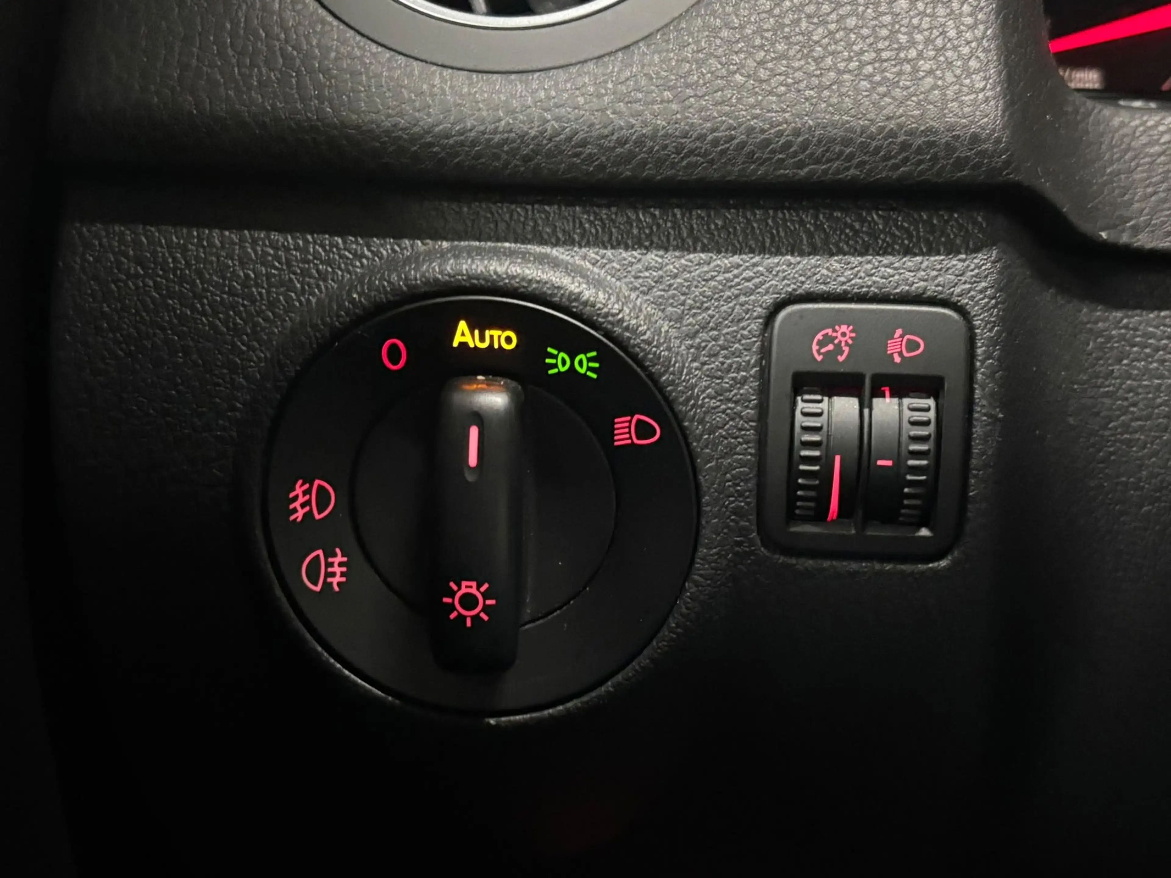 Volkswagen Golf Plus 1.4 TSI Highline - Cruise - Infotainment - — photo 23