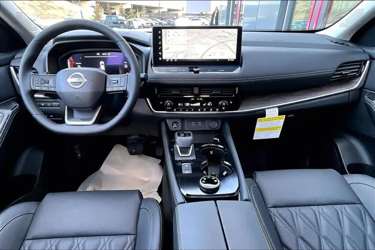 Nissan Rogue снимка Nissan Rogue