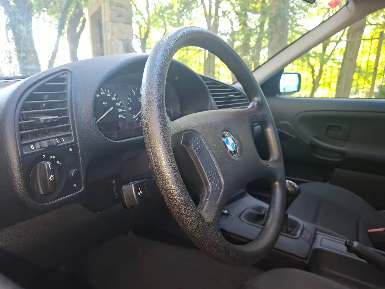BMW 318i, foto 7