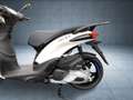 Piaggio 125 i-get Weiß - thumbnail 17