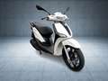 Piaggio 125 i-get Weiß - thumbnail 8