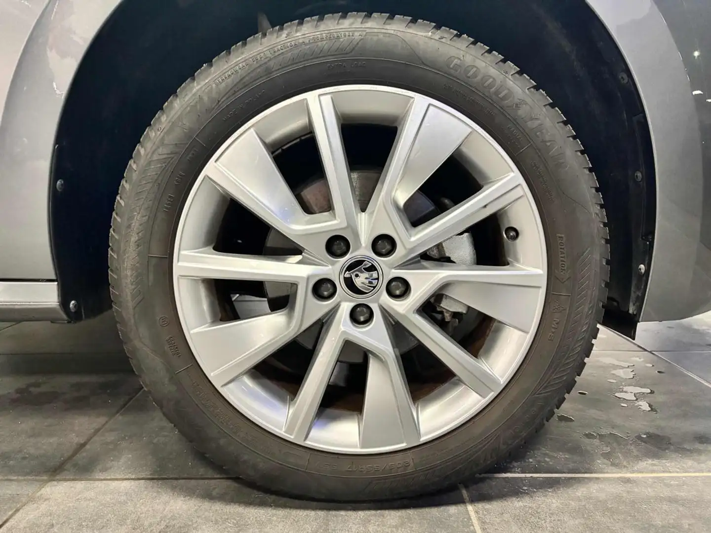 Skoda Kamiq 1.0 TSI Ambition Grigio - 2