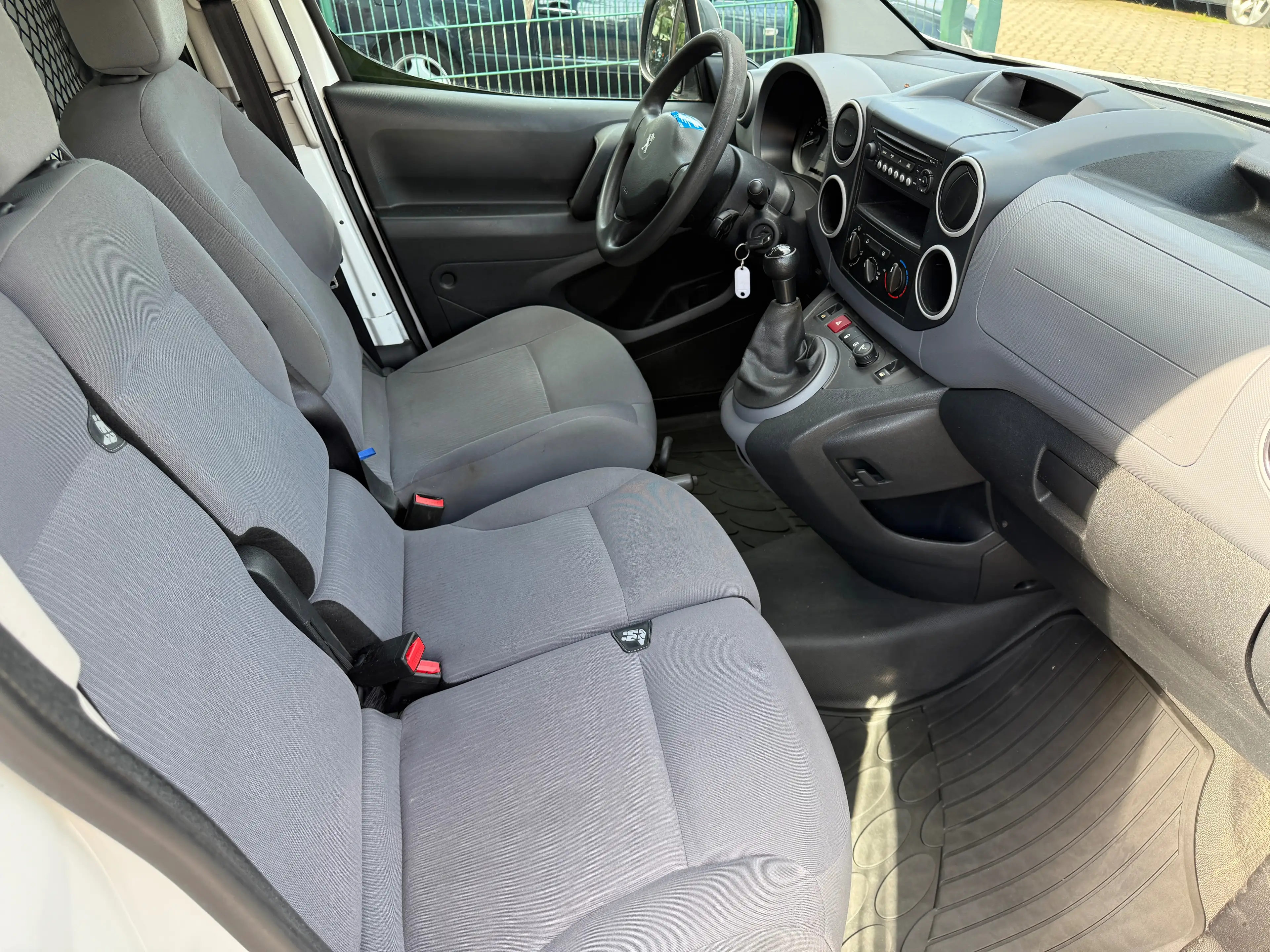 Peugeot Partner 1.6 16V VTi L1 98 VTi Komfort *nur 43 TKM*1.Hand*Scheckheft*gepflegt* — photo 10