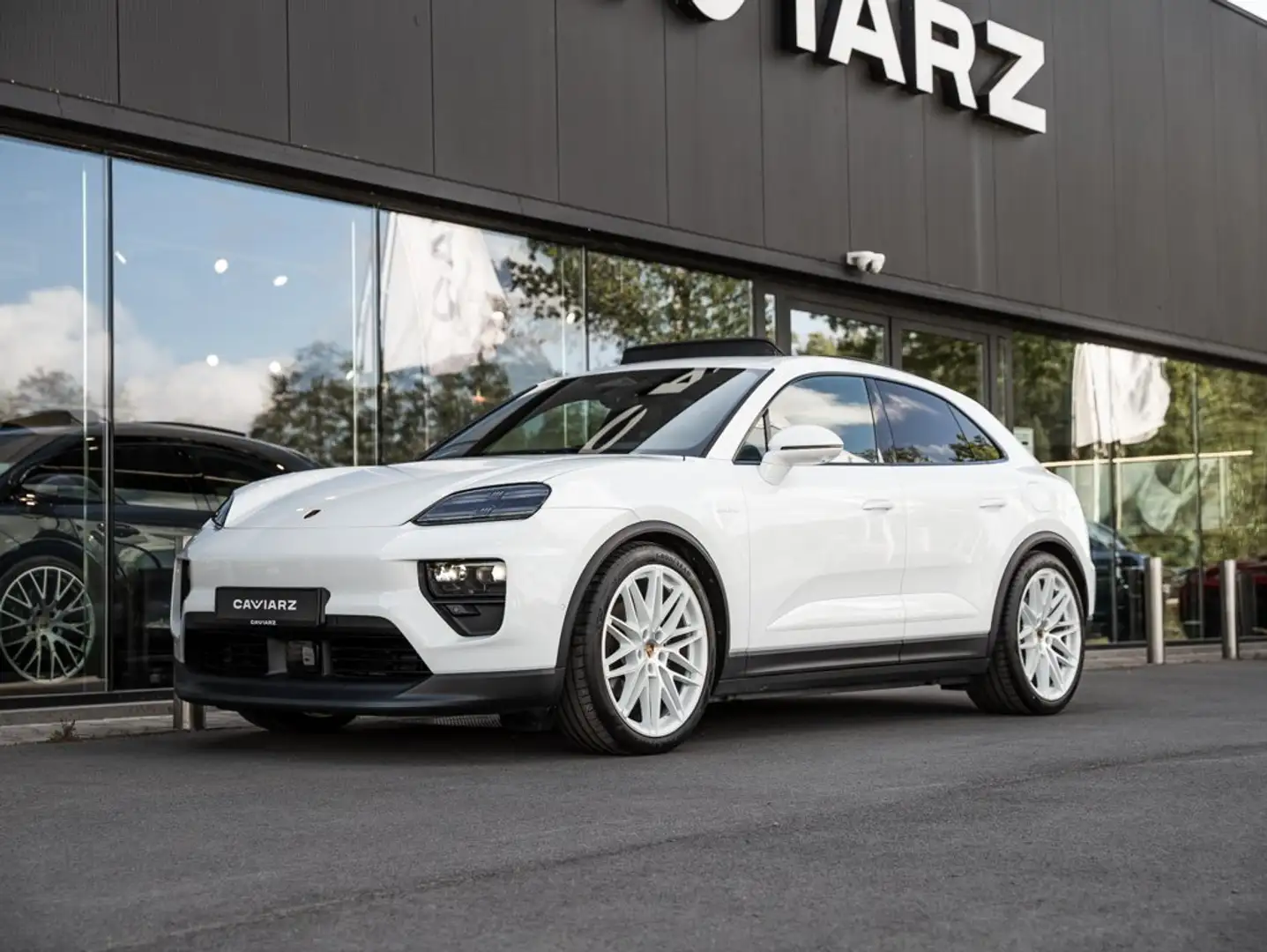 Porsche Macan 4 EV 100KW/22"/AIR/MATR/PANO/INNO/AUGM. HUD/DISPL Fehér - 1