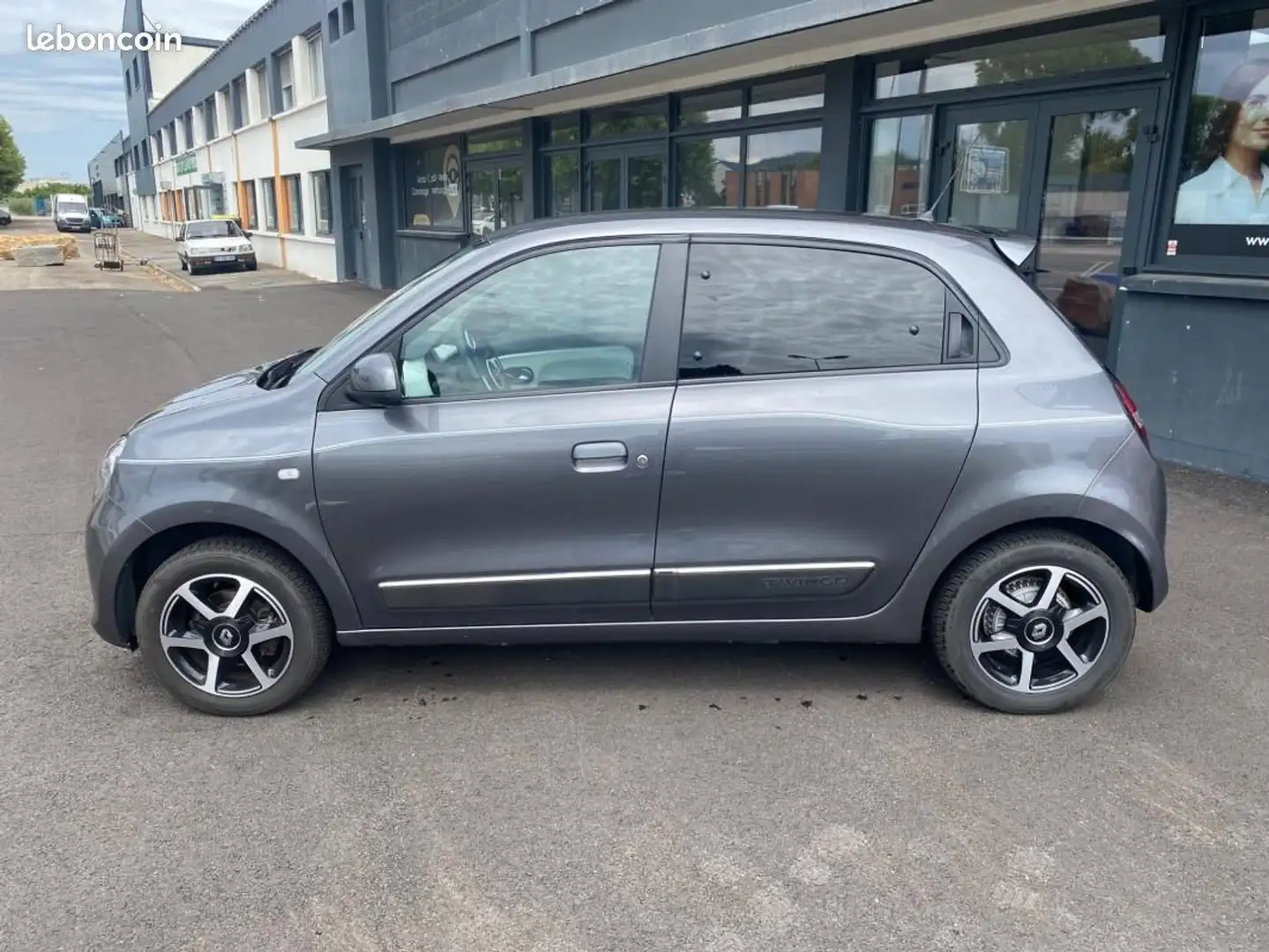 Renault Twingo 0.9 TCE 90 ENERGY COSMIC Gris - 2