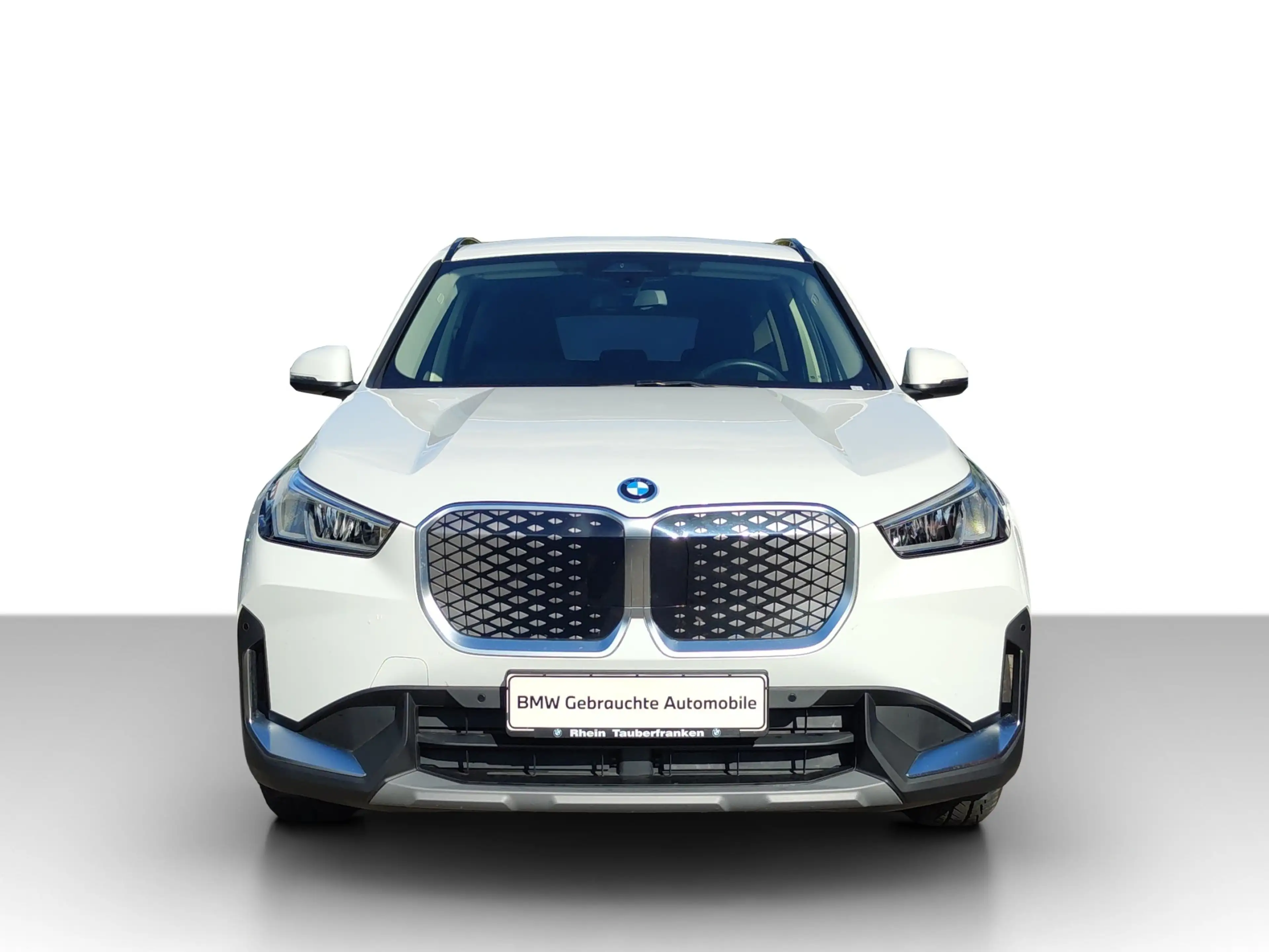 BMW iX1 xDrive30 AHK/CAM/M-Fwk/SH/NAVI/PRIVACY — photo 2
