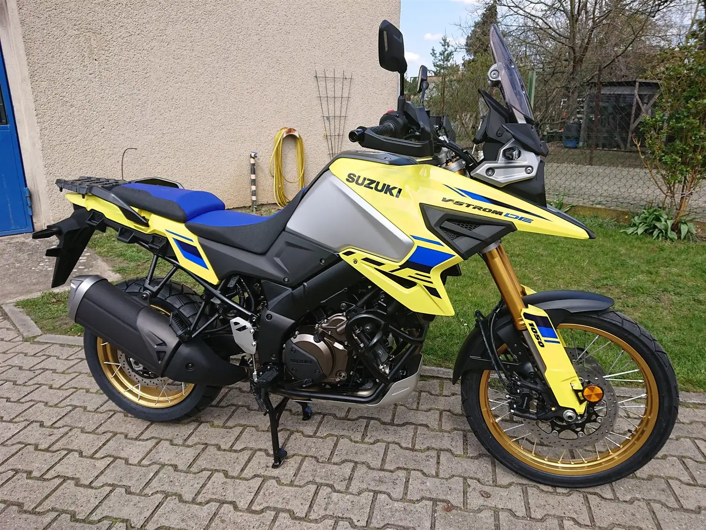 Suzuki V-Strom 1050 DL 1050 DE Vorführmotorrad Galben - 1