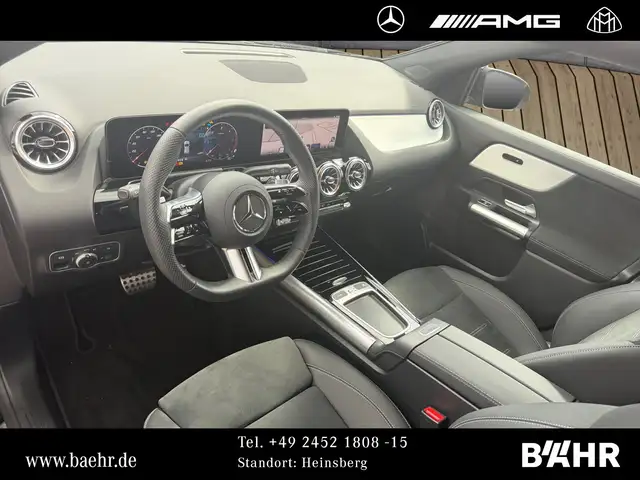 Mercedes-Benz GLA view 11