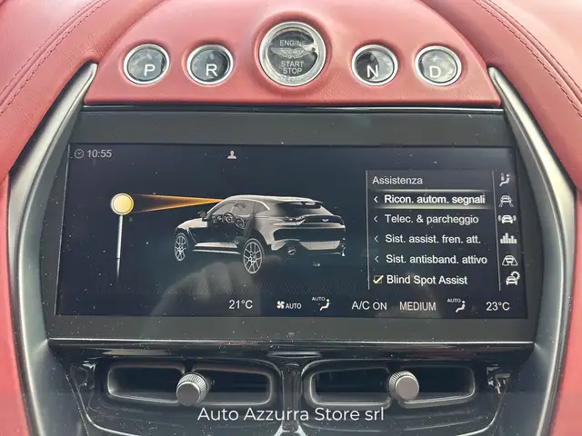 Aston Martin DBX view 30