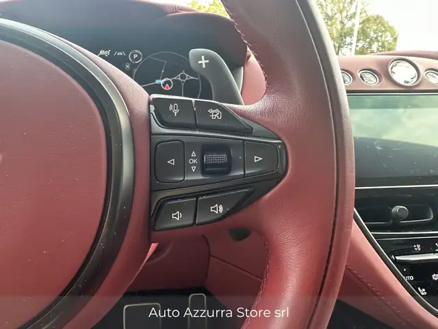 Aston Martin DBX view 26