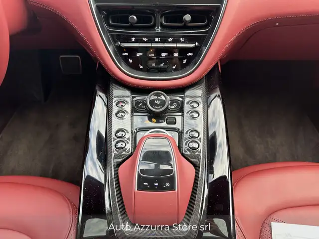 Aston Martin DBX view 14