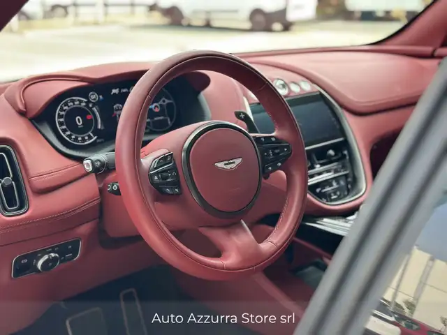 Aston Martin DBX view 10