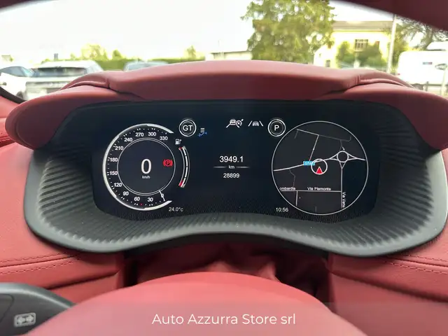 Aston Martin DBX view 27
