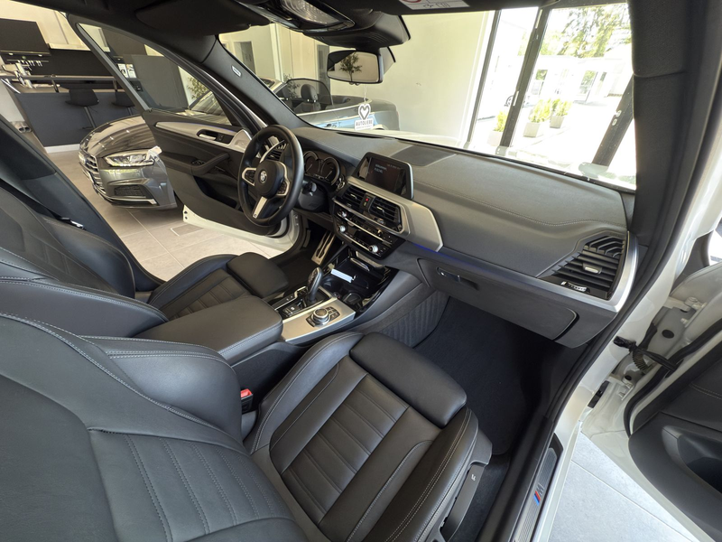 BMW X3 xDrive 20i M Sport LED*PANO*RFK*HEADUP — photo 10
