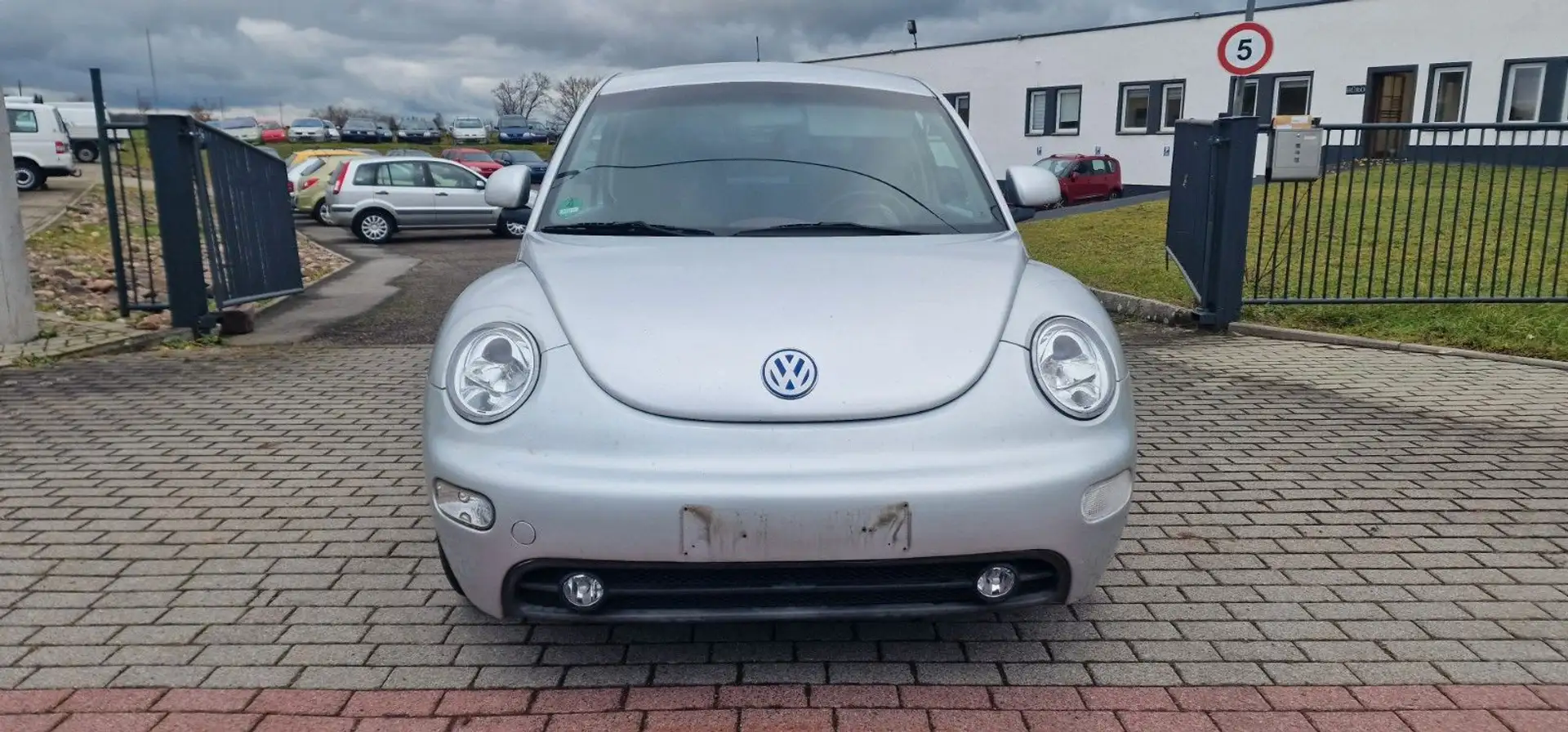 Volkswagen New Beetle Lim. 2.0 Silber - 2