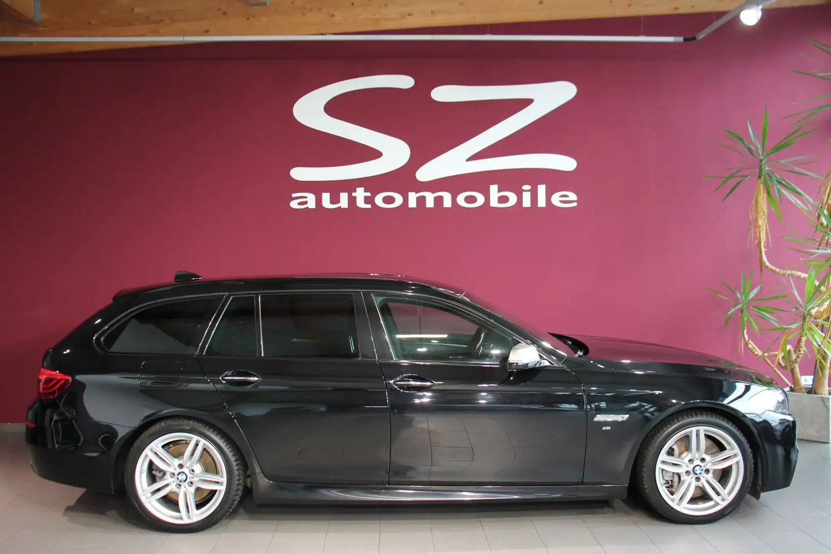 BMW 550 d xDrive 2.Hand ACC HUD Kamera Xenon Leder Zwart - 1