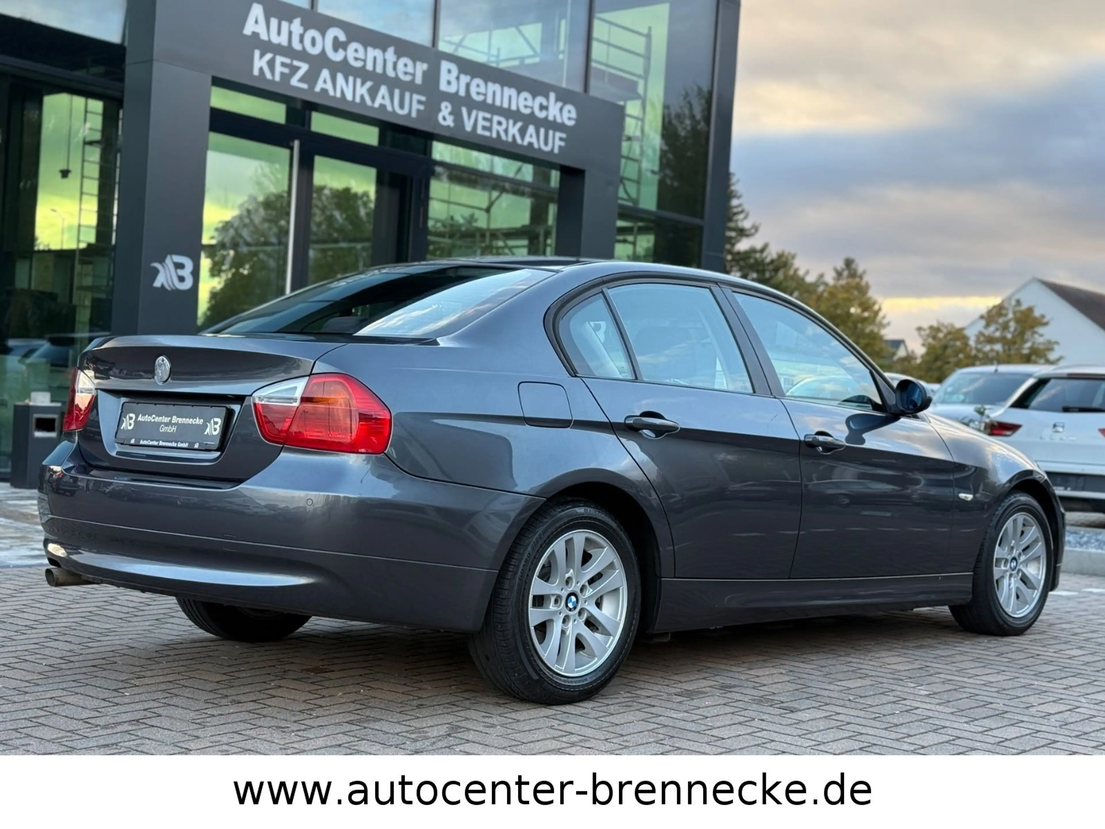 BMW 318 d*Scheckheftgepflegt*PDC*8-fach bereift* — photo 5