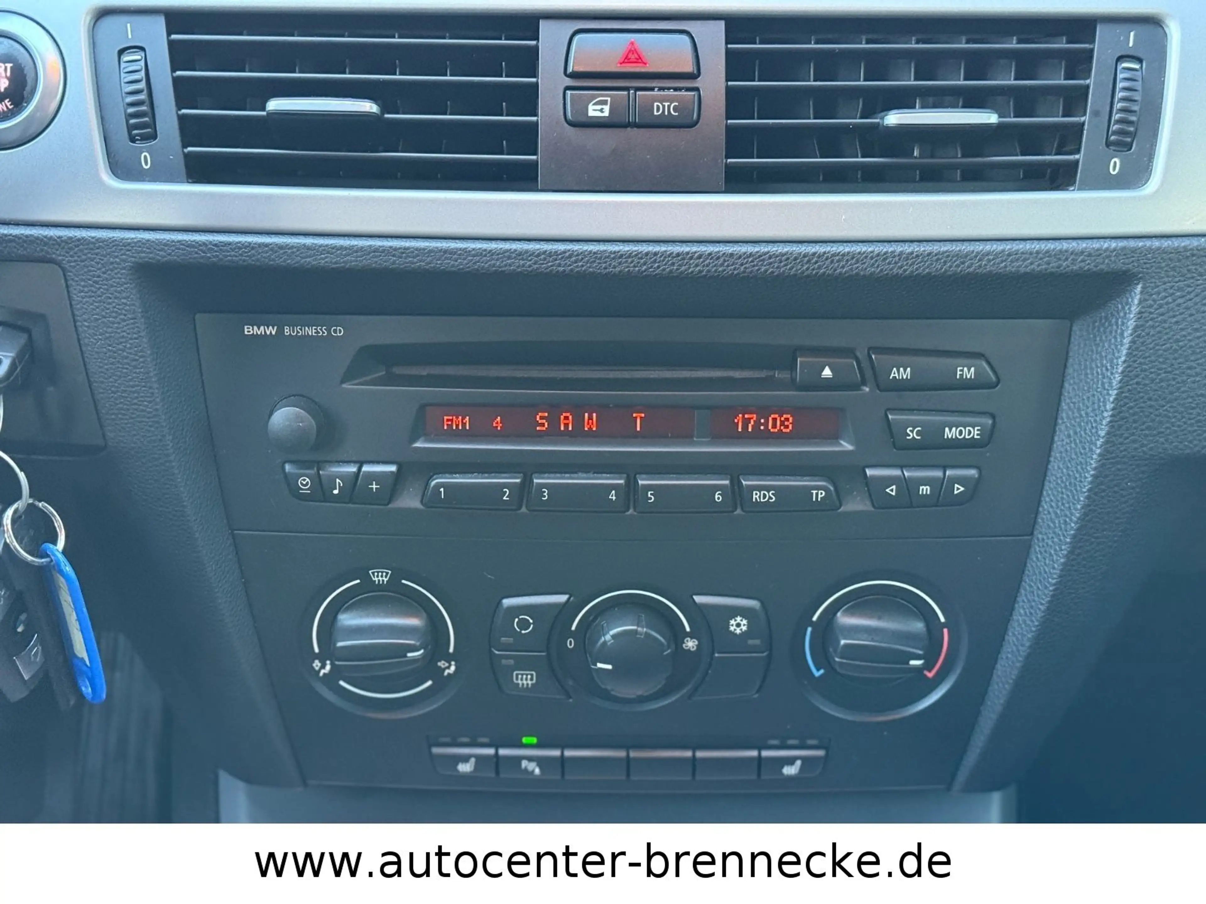 BMW 318 d*Scheckheftgepflegt*PDC*8-fach bereift* — photo 15