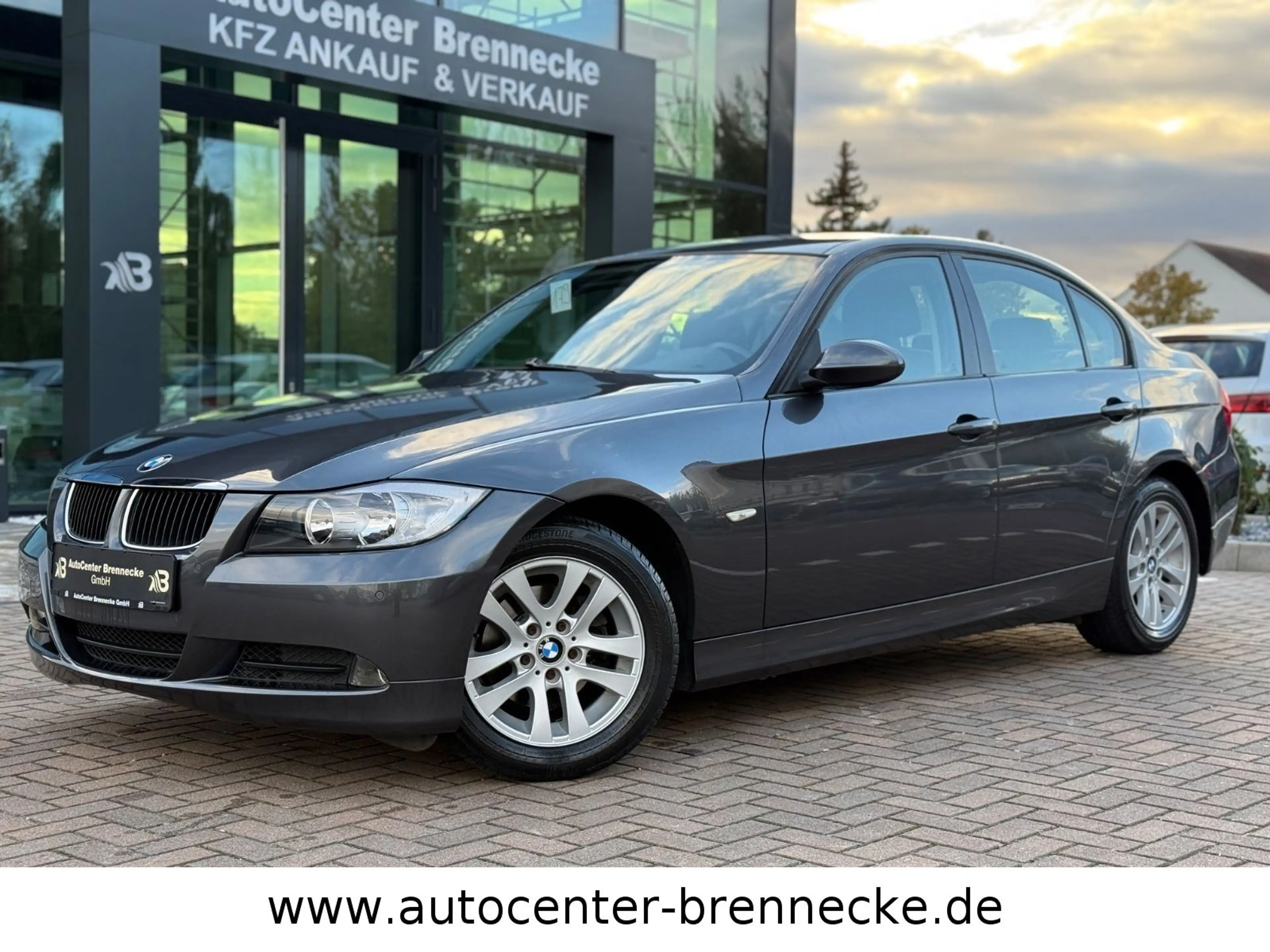 BMW 318 d*Scheckheftgepflegt*PDC*8-fach bereift* — photo 2