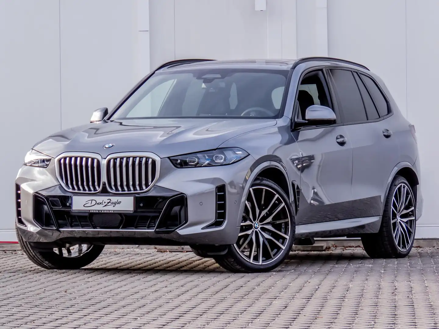 BMW X5 xDrive30d M Sport 22" ACC AHK 2-A-Luft STHZG Szary - 1