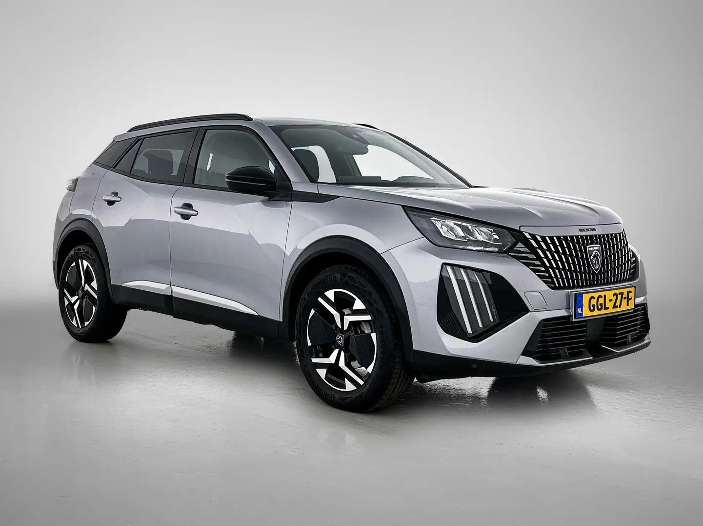Peugeot 2008 SUV Allure 100pk | Navigatie | Achteruitrijcamera Grijs - 2