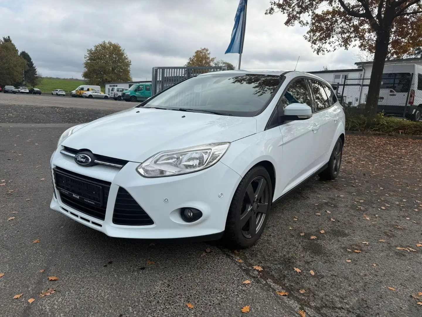 Ford Focus Turnier Trend*ServiceNEU*TÜV10/26* Weiß - 2