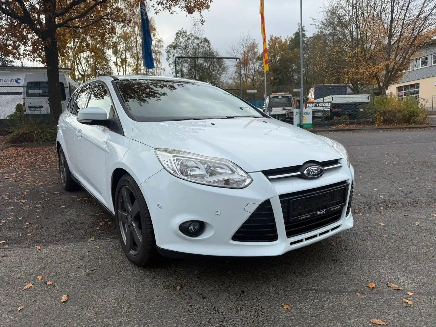 Ford Focus Turnier Trend*ServiceNEU*TÜV10/26* Weiß - 1