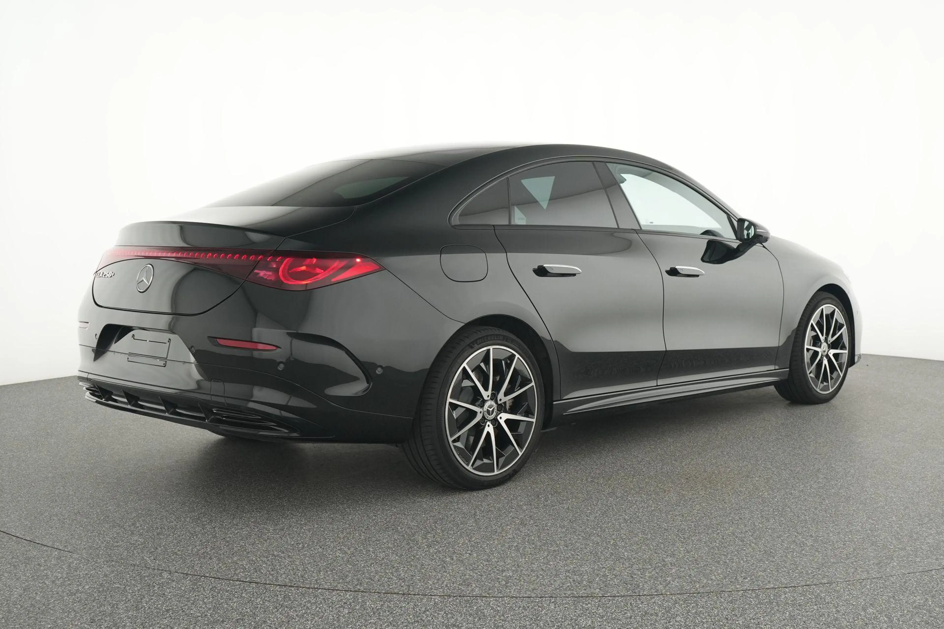Mercedes-Benz CLA 250 250+ AMG Line — photo 4