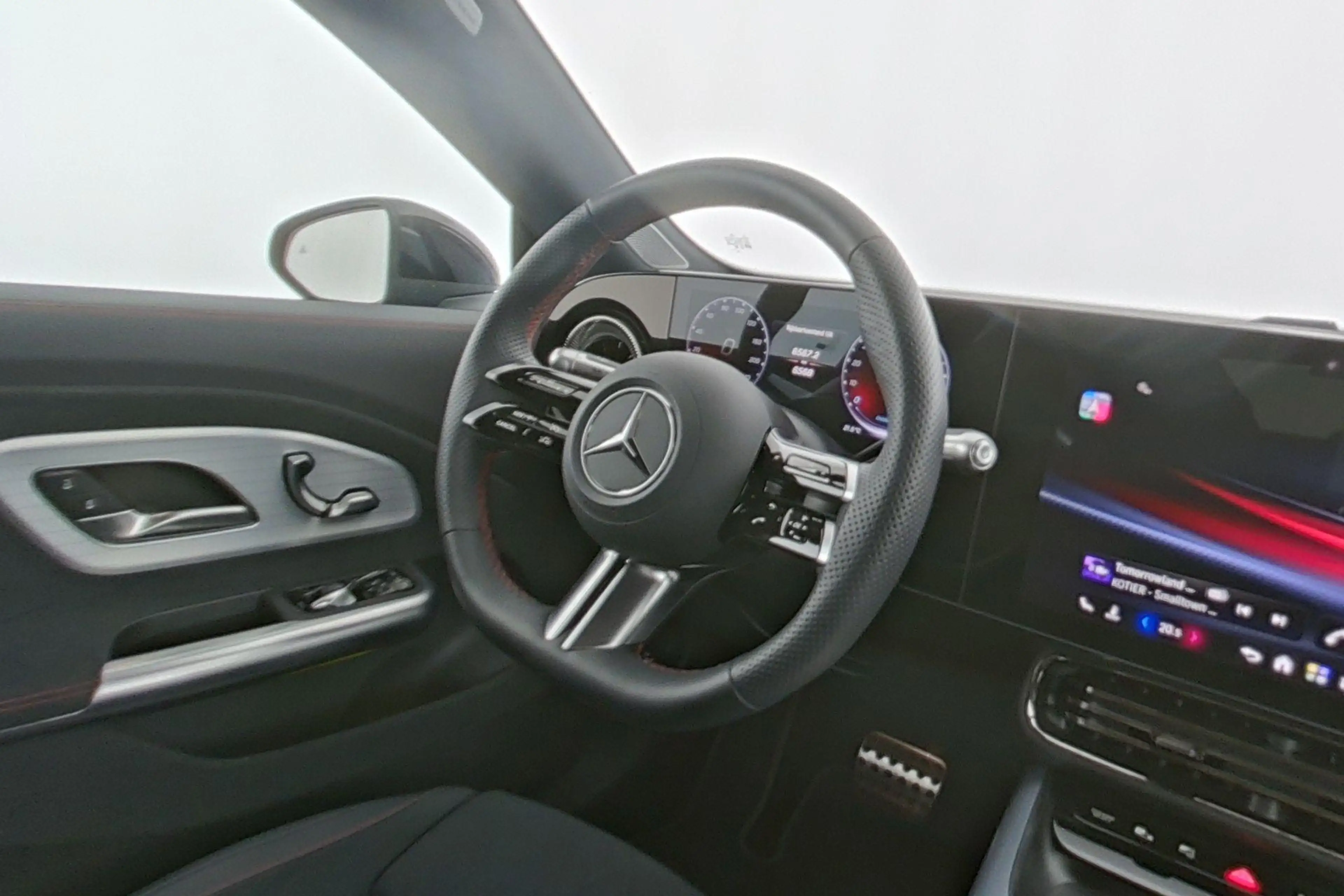 Mercedes-Benz CLA 250 250+ AMG Line — photo 13