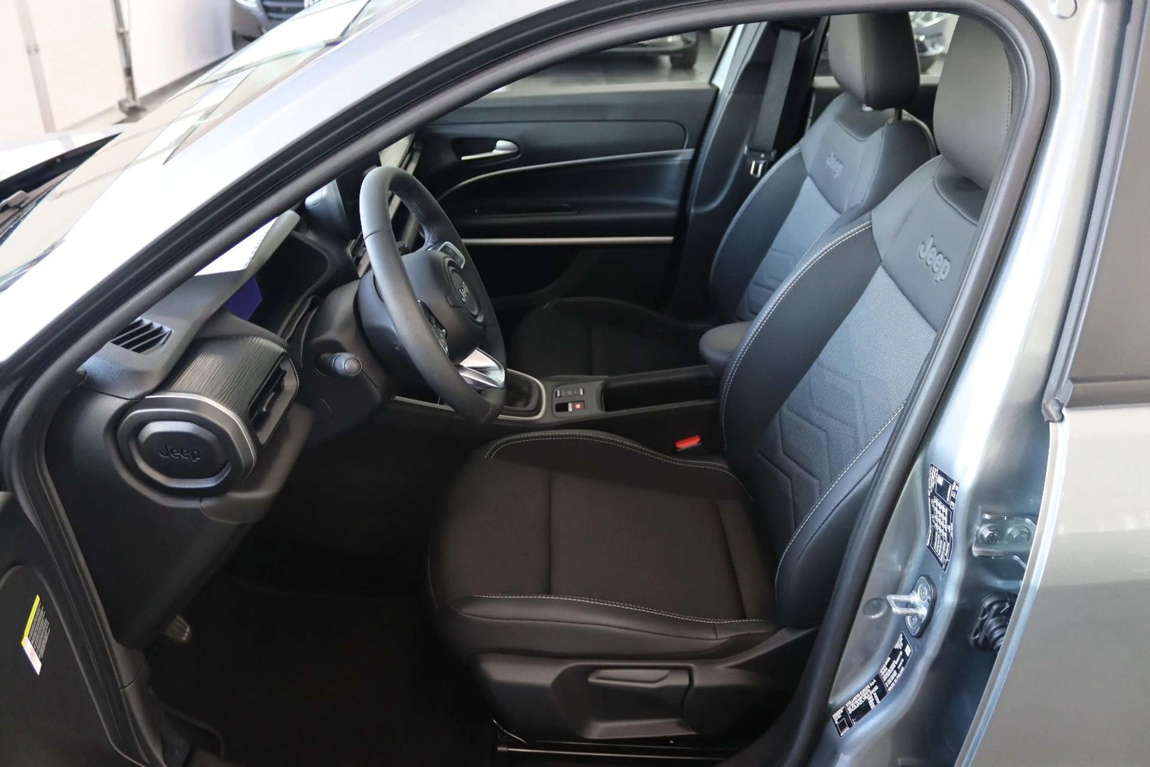 Jeep Avenger 1.2 Altitude * 1.HAND + 19TKM * — photo 9