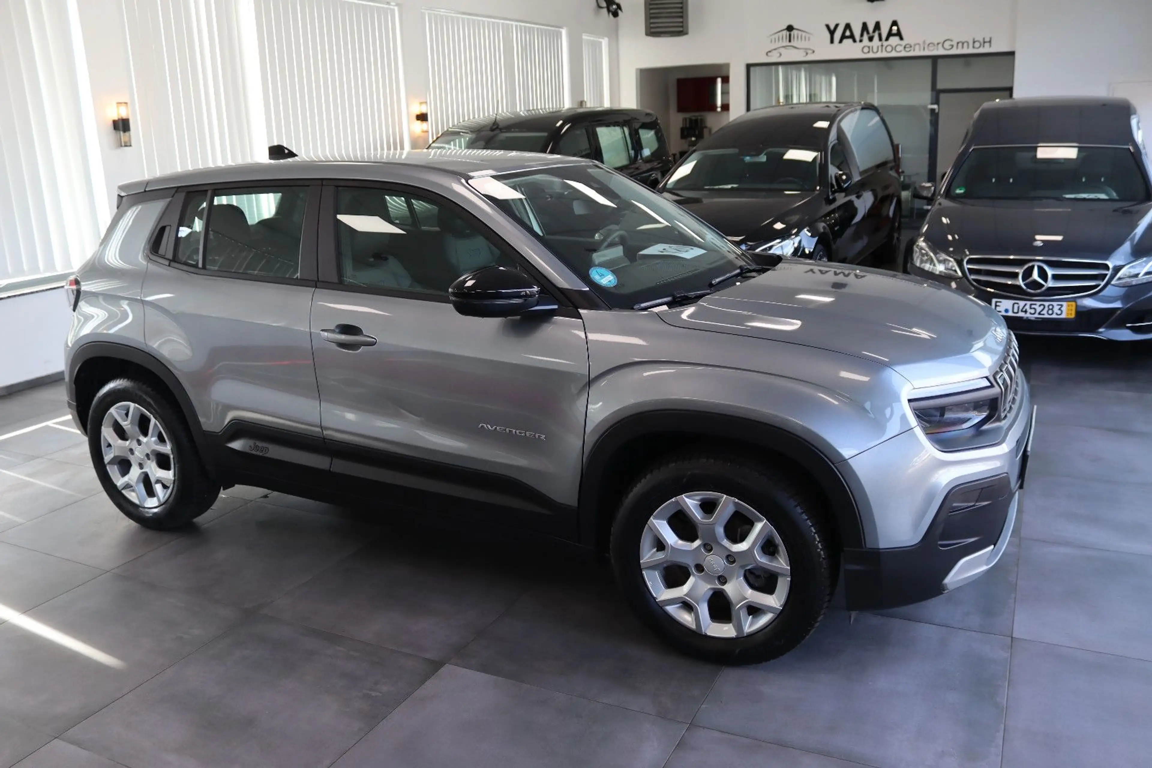 Jeep Avenger 1.2 Altitude * 1.HAND + 19TKM * — photo 4