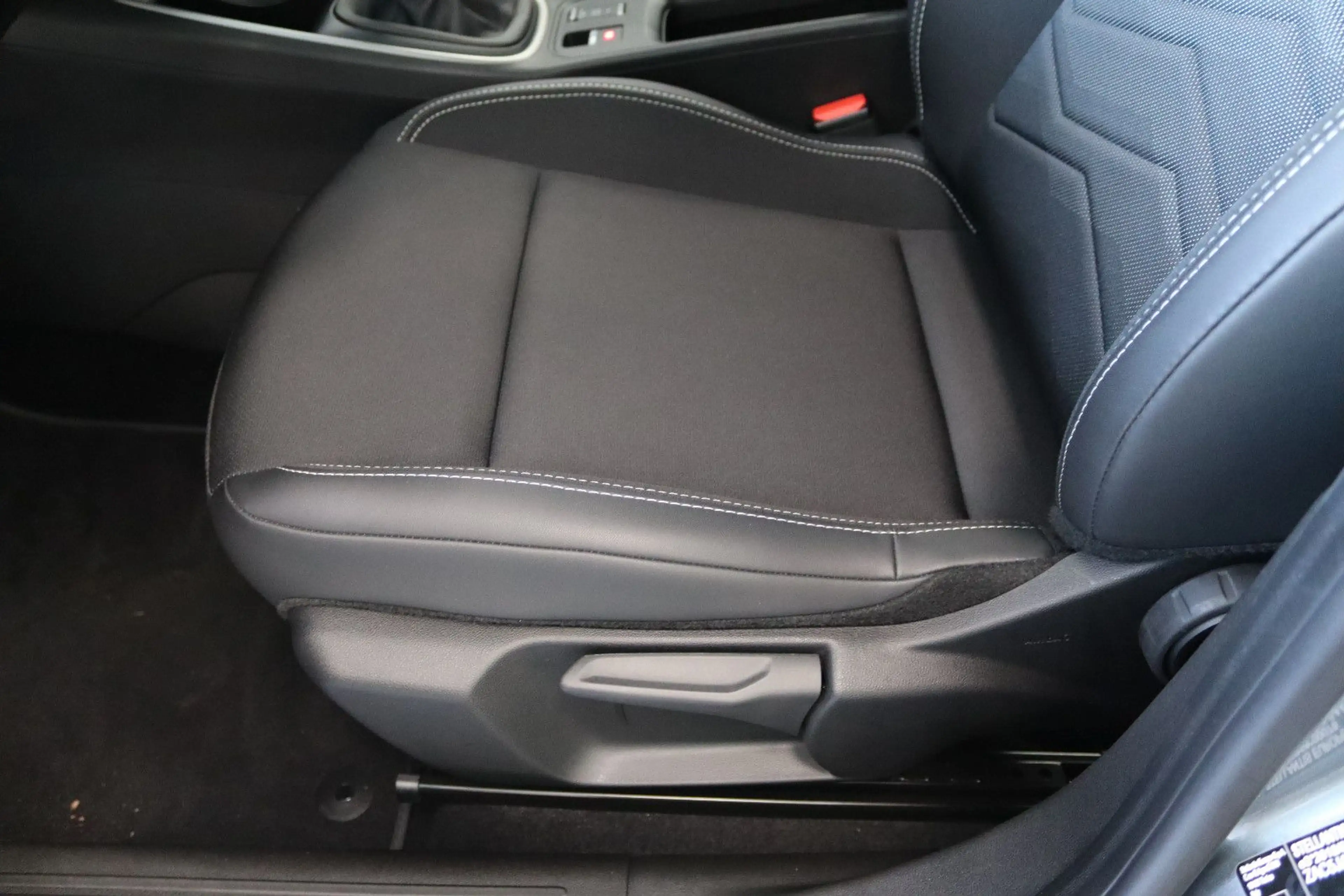 Jeep Avenger 1.2 Altitude * 1.HAND + 19TKM * — photo 10