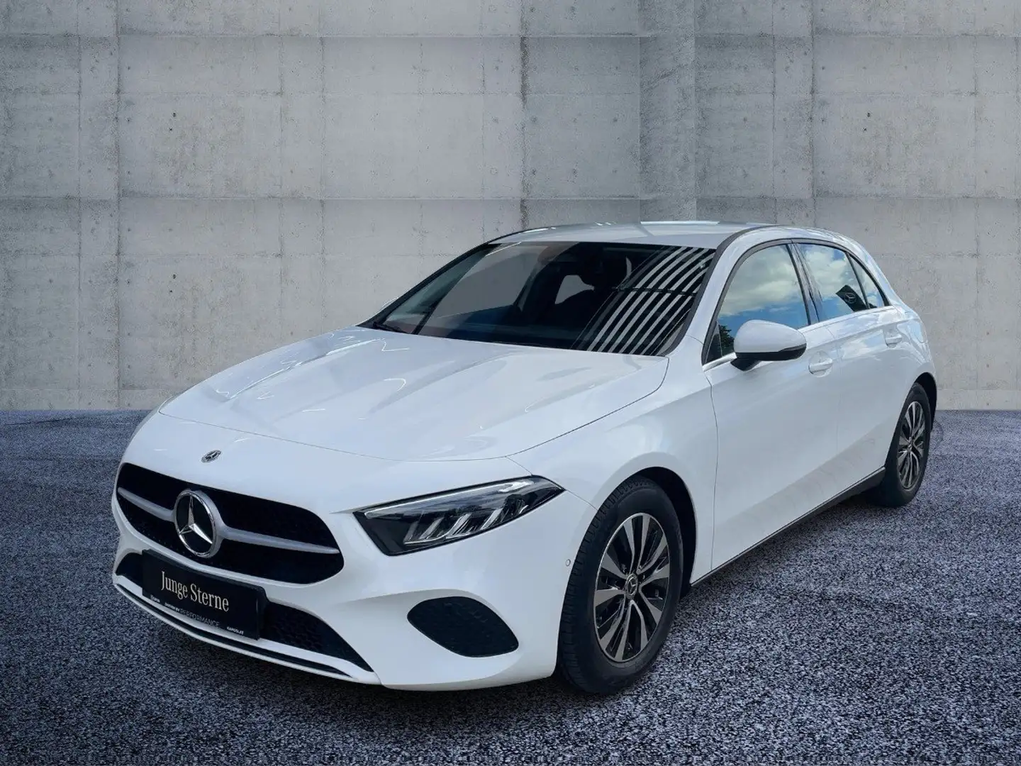 Mercedes-Benz A 180 d Kompaktlimousine Österreich-Edition Leder Weiß - 2