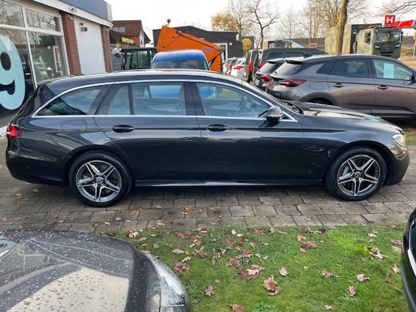 Mercedes-Benz E 300 de T AMG LEDER PANO BURMESTER DISTR. AHK Grau - 2