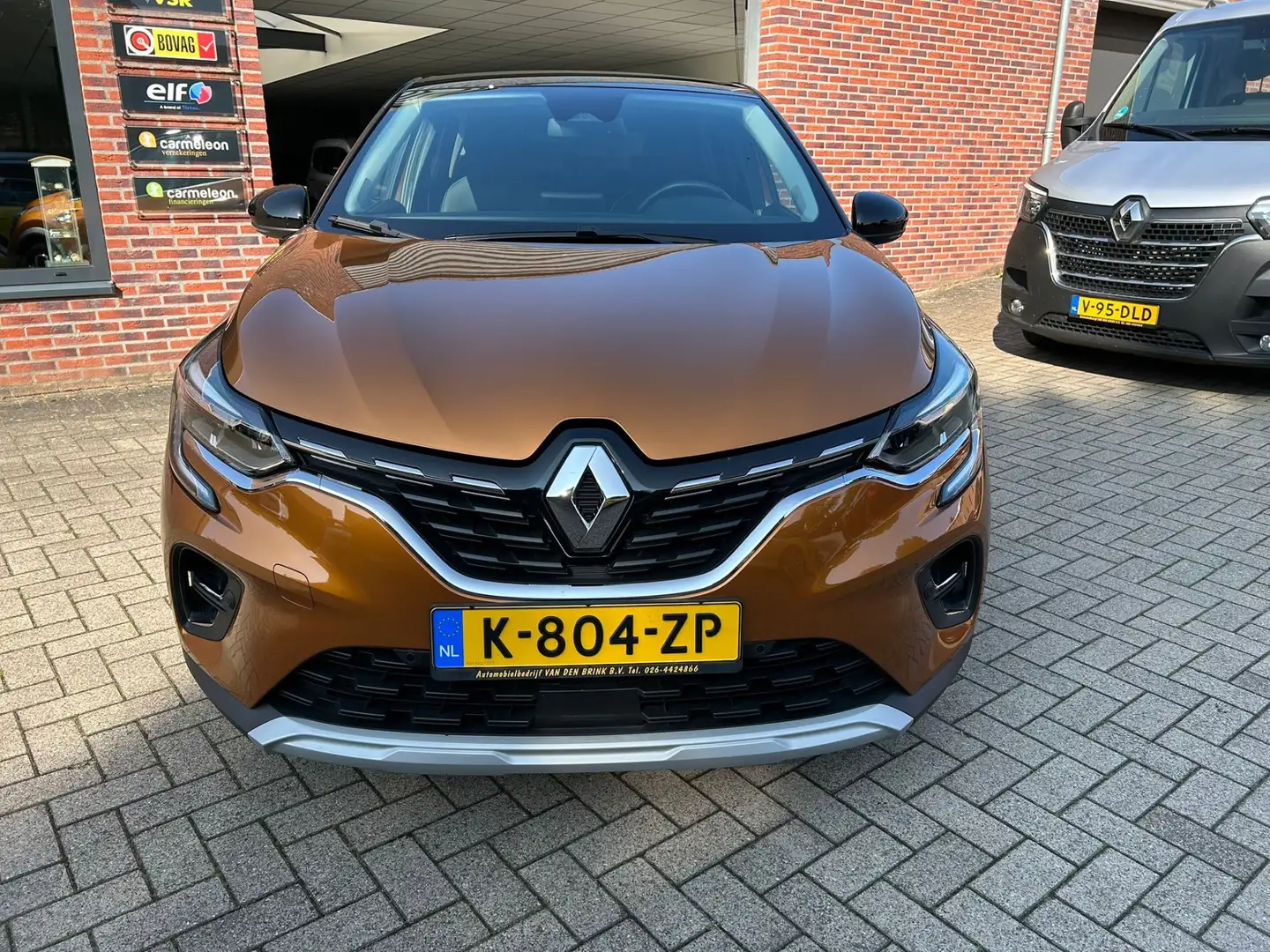Renault Captur 1.6 E-Tech Plug-in Hybrid 160 Intens Orange - 2