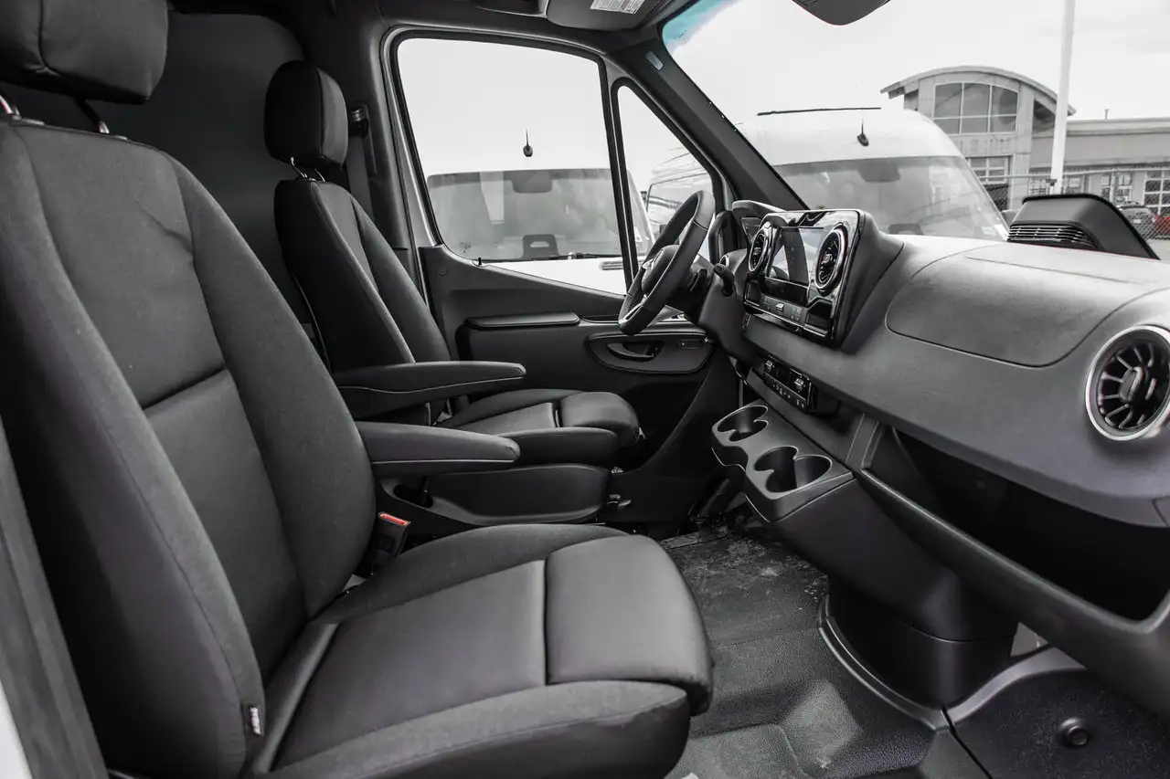 Mercedes-Benz Sprinter снимка Mercedes-Benz Sprinter