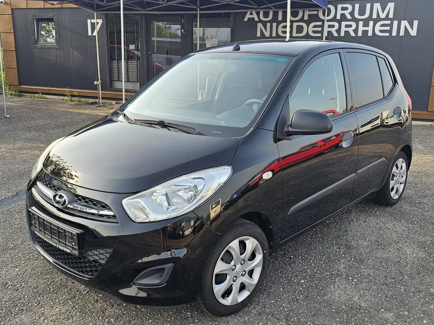 Hyundai i10 FIFA WM Edition Gepflegt* Tüv 09/26 Negro - 2