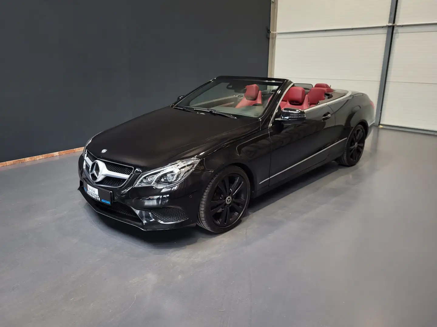Mercedes-Benz E 200 CGI Cabrio *Navi| Leder| LED| Airscarf* Zwart - 1