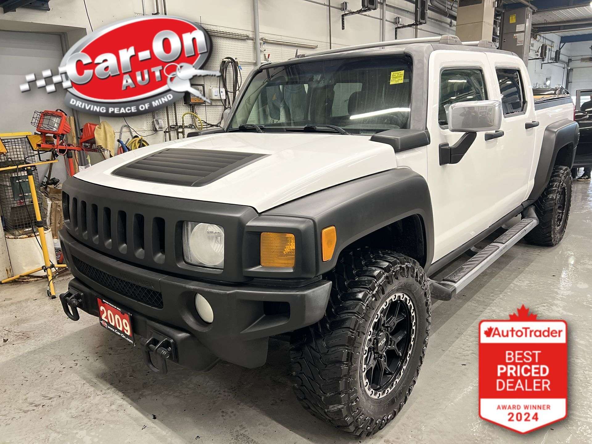 White 2009 Hummer H3T Pickup Truck Four-Wheel Drive Automatic
