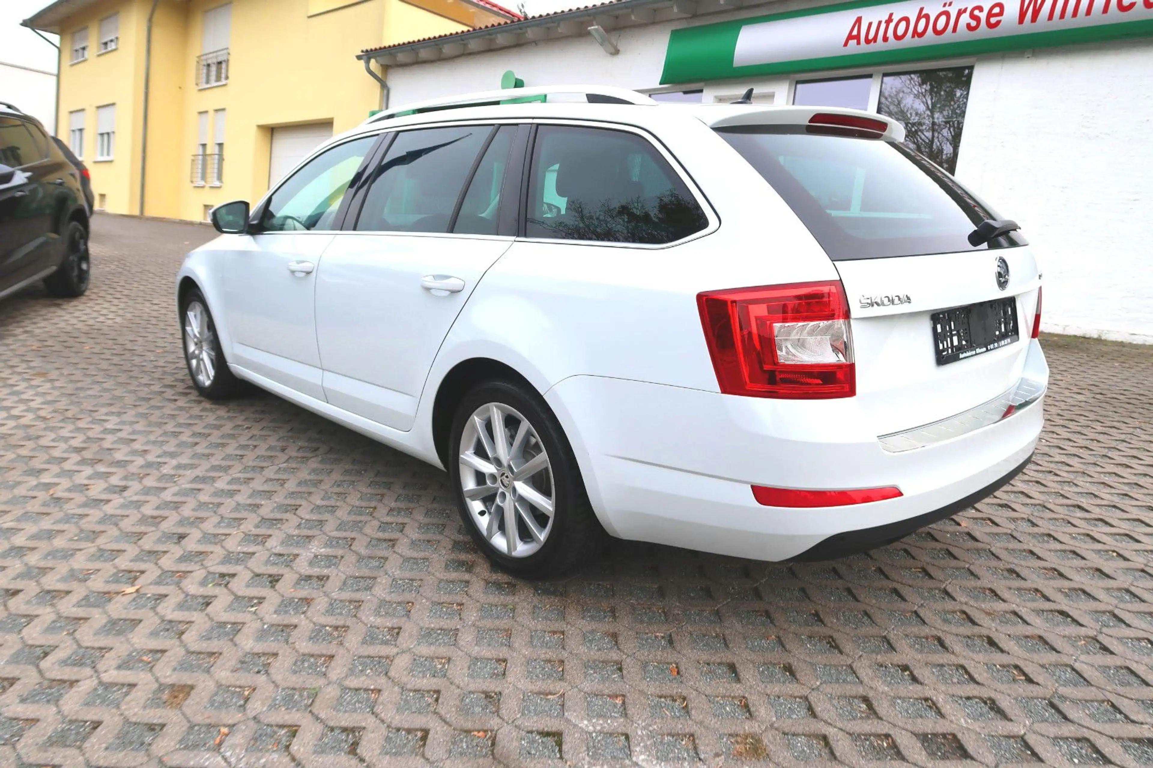 Skoda Octavia Comb"Style"17"AHKPanor"ACC"Leder"Xenon1Hd — photo 9