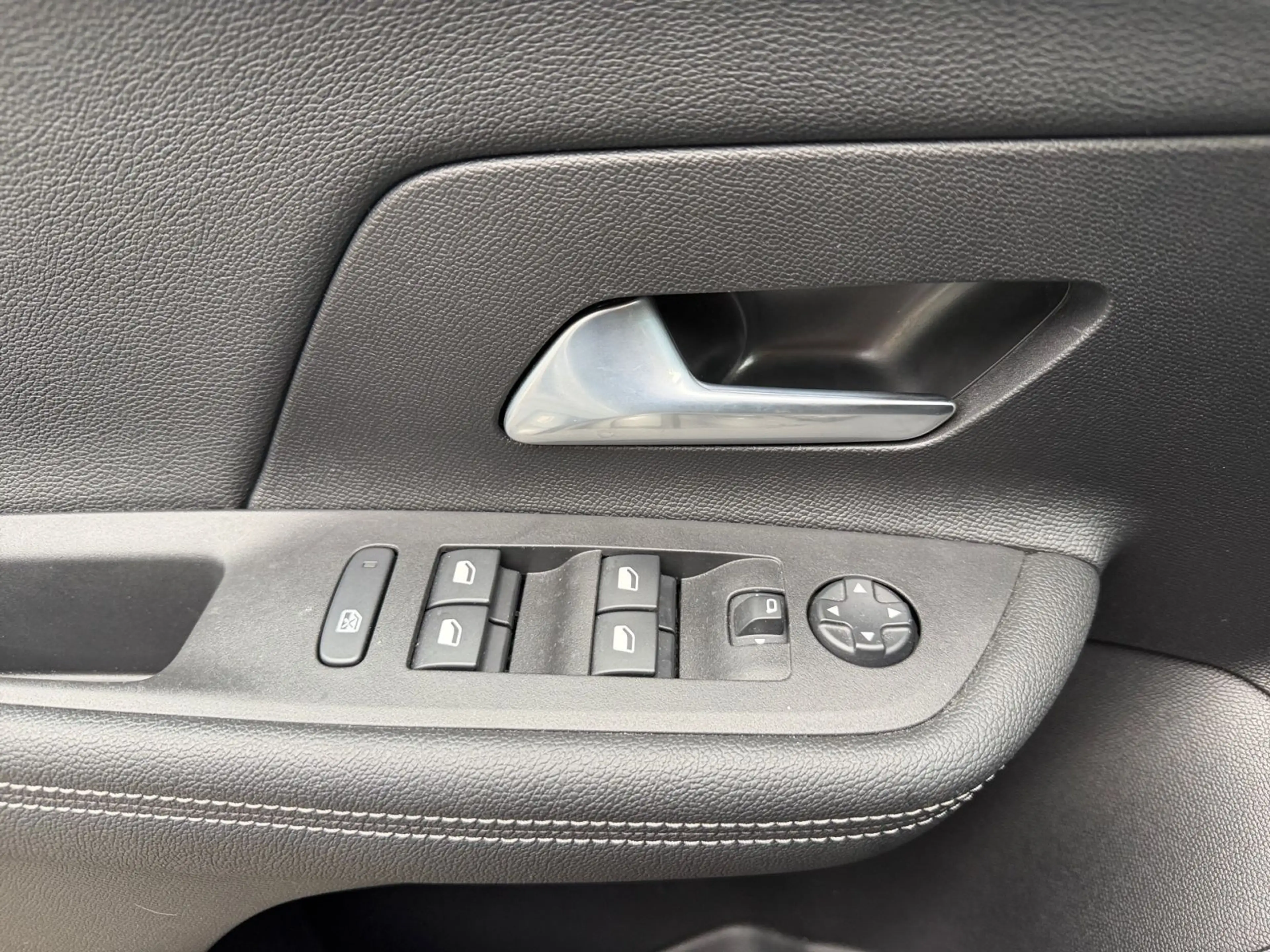 Opel Mokka 1.2 Mild-Hybrid, LED,Kamera,SHZ,DAB,BLACK — photo 14